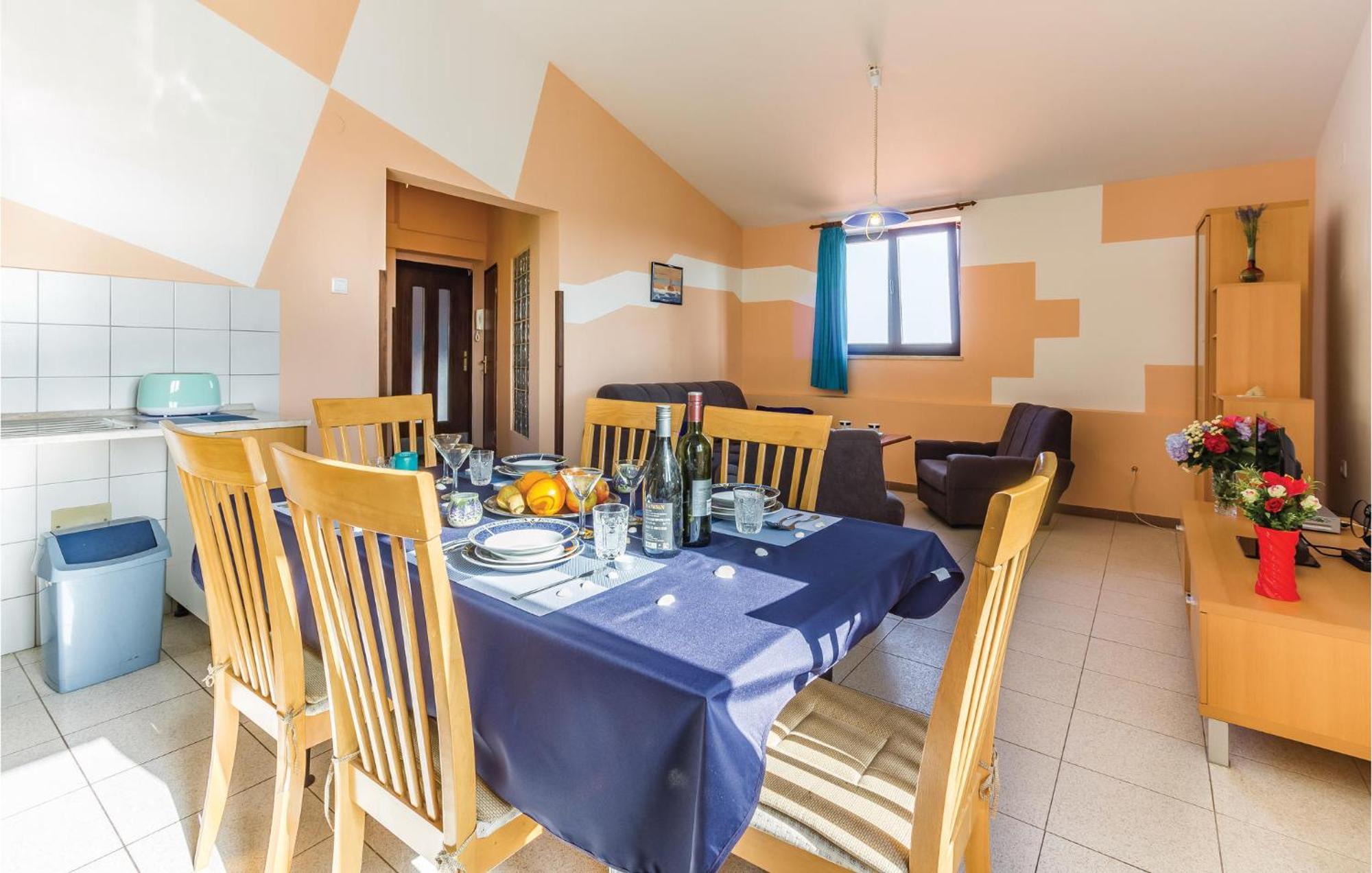 2 Bedroom Awesome Apartment In Vinkuran Exterior foto